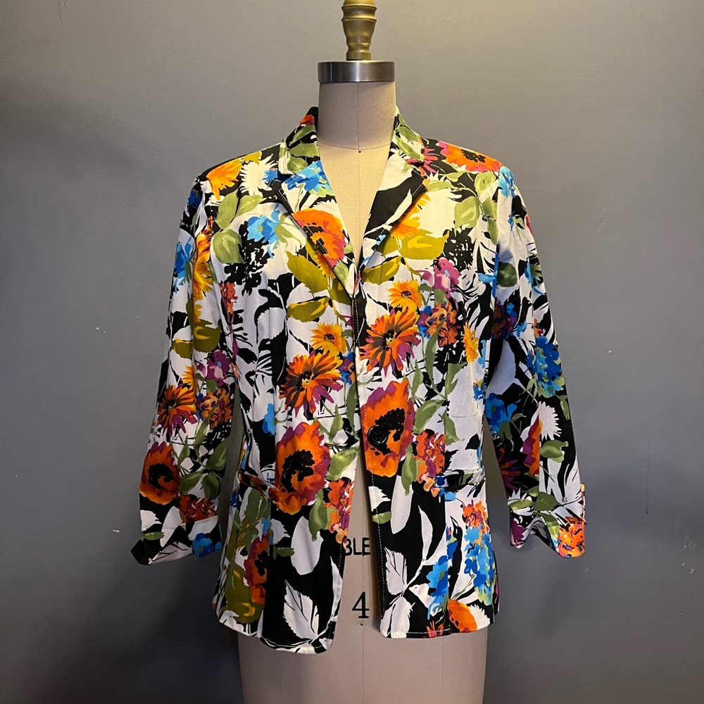 Brand new floral blazer size medium